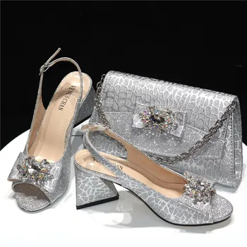 Высококачественные сандалии на высоком каблуке серебристого цвета с открытым носком, украшенные кристаллами, в смешанном цветовом стиле для вечеринок для женщин
